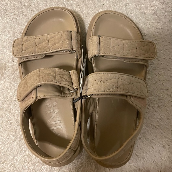 Sandals - Picture 2 of 4